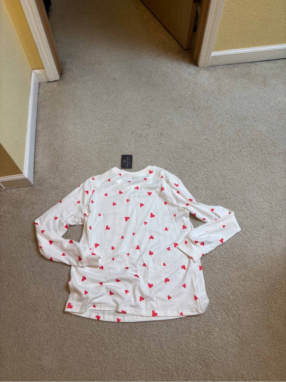 Long-Sleeve Heart Print Tee - White with Pink Hearts - Picture 4 of 4